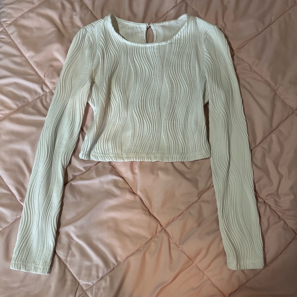 Cider White Textured Wave Ribbed Long Sleeve Crop Blouse